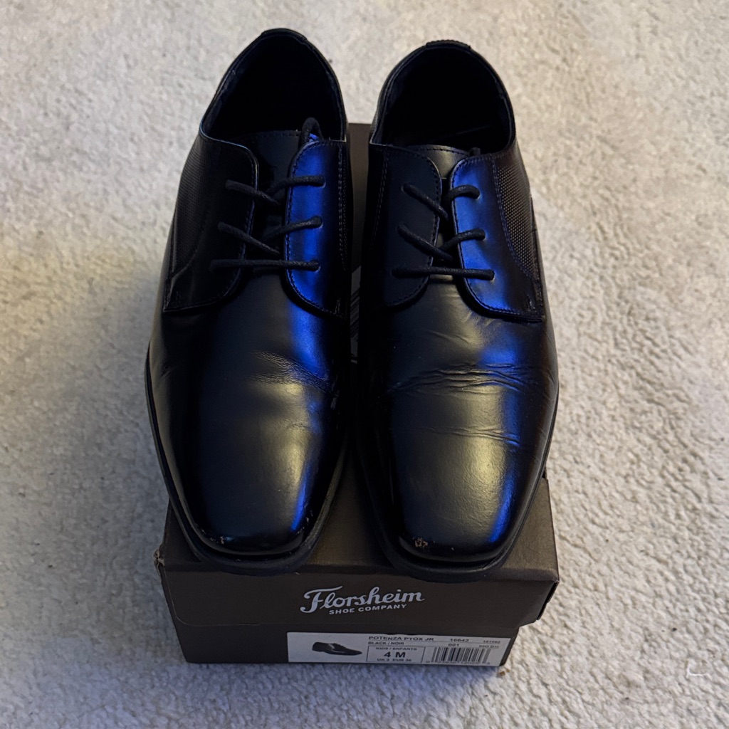 Florsheim Boys Glossy Black Oxfords Size 4